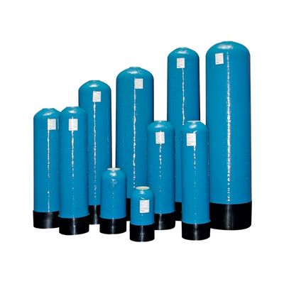 Range_of_blue_cylindrical_pressure_vessels_in_various_sizes_on_a_white_background